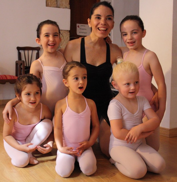 Alumnas 2014/2015 Nanny Alves Escola de dansa: Ariadna Ribao, Lily Delderfield, Martina Portes, Noa Morales, Ona Vives. Foto José Gaya 2015