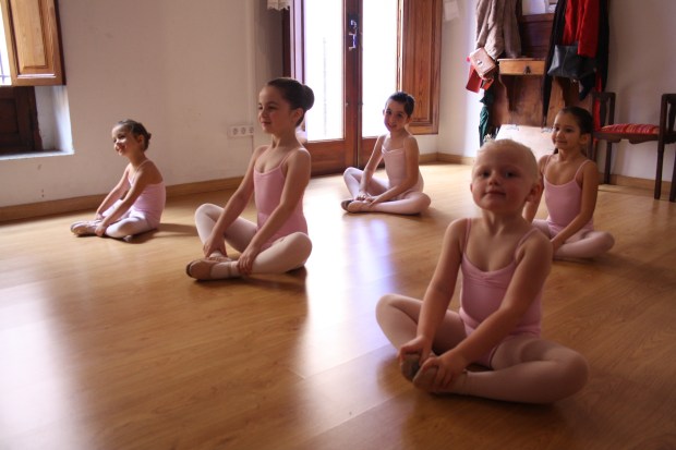 Alumnas 2014/2015 Nanny Alves Escola de dansa: Ariadna Ribao, Lily Delderfield, Martina Portes, Noa Morales, Ona Vives. Foto José Gaya 2015
