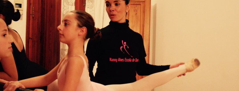 Maestra Nanny y Alumnas Nanny Alves Escola de Dansa. Foto: Francisco Gozon 2017