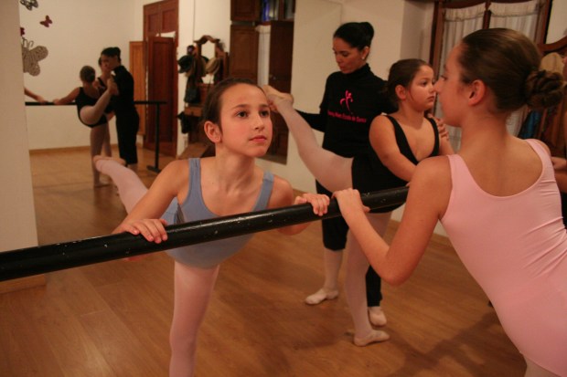 Alumnas Nanny Alves Escuela de Danza. Foto: Francisco Gozón